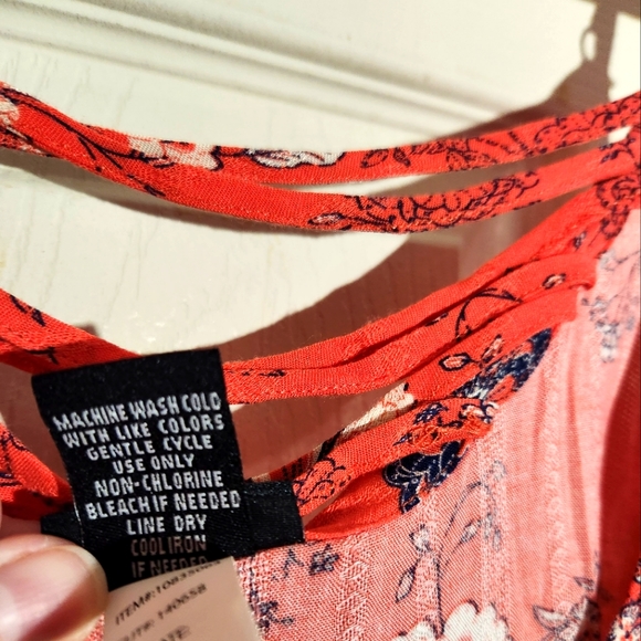 💚VINTAGE TORRID FLORAL HIGH LOW STRAPPY CROSSBACK PLUS SIZE GENTLY USED CAMI 2X - Picture 5 of 7